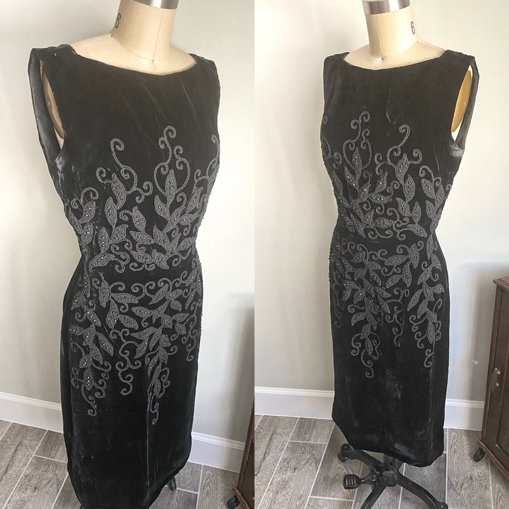 🖤SOLD🖤1950s Kramer Original black velvet wiggle dress - Picture 4 of 10
